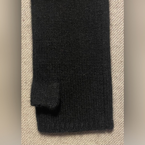 NWT The Cashmere Project Black LOVE Rhinestone Cashmere Fingerless Gloves - Picture 8 of 9